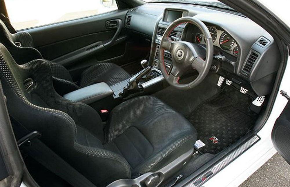 2nd Nissan Skyline GT 17
