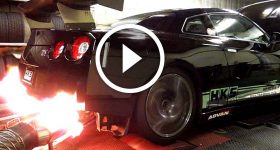 Nissan R35 GT-R SHOOTING FLAMES
