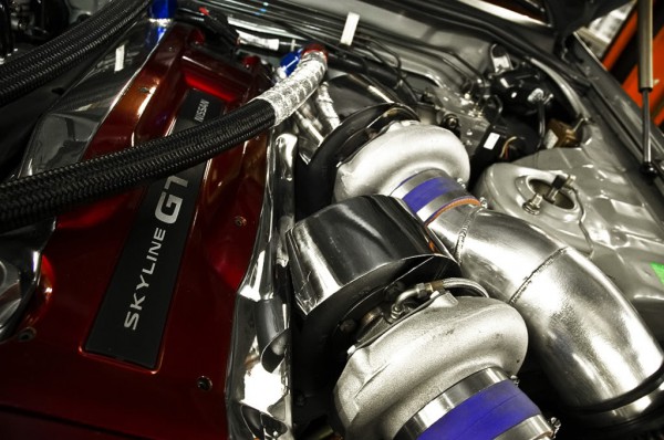 SP Engineering 1000 hp Nissan Skyline R34 open hood close up