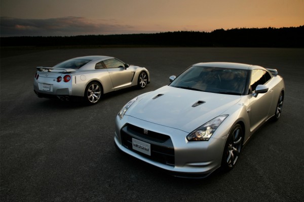 nissan-skyline-gtr-r35 top view
