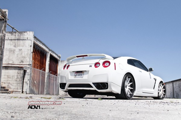 nissan_r35_gtr_on_adv10_deep_concave_wheels_ rear three quarter