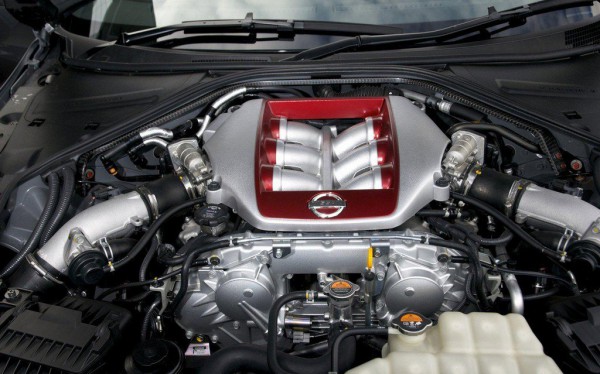 official_2013_nissan_gtr_engine