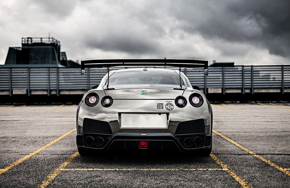 Chrome Nissan GT-R 4