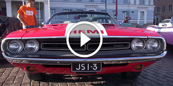 HEMI Mopar Twins 1971 Dodge Challenger restomod