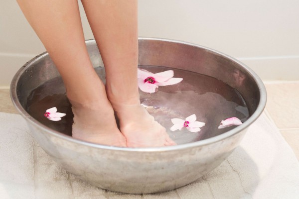 How-To-Get-Soft-and-Smooth-Feet-With Baking-Soda-Treatment
