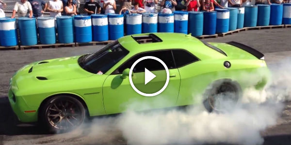 Ralph Gilles burnout with the 707hp Dodge Challenger SRT Hellcat at the Carlisle Chrysler Nationals!