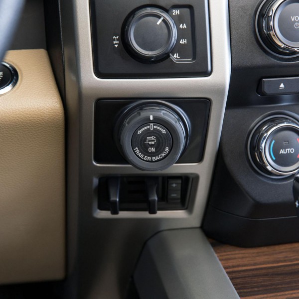 2016 Ford F-150 with Pro Trailer Backup Assist dash board