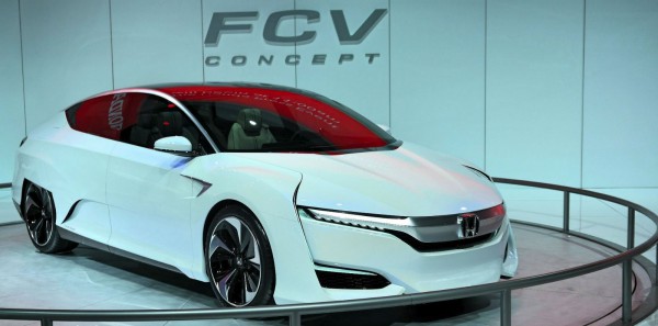 Honda FCV Concept front three quarters