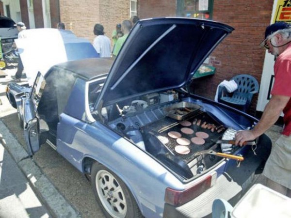 barbecue built in a trunk