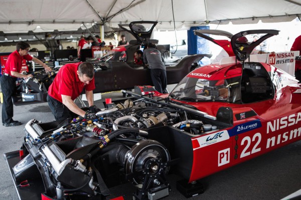 installing the 2015 Nissan GT-R LM NISMO LMP1 engine
