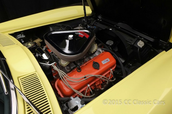 1967-Chevrolet-Corvette-engine bay