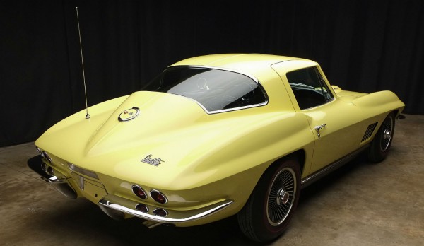 1967-Chevrolet-Corvette- rear three quarters