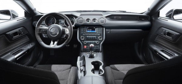 2016 Mustang Shelby GT350 cock pit