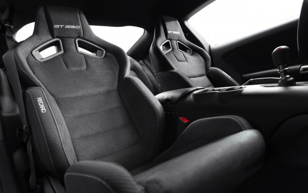 2016 Mustang Shelby GT350 front seats