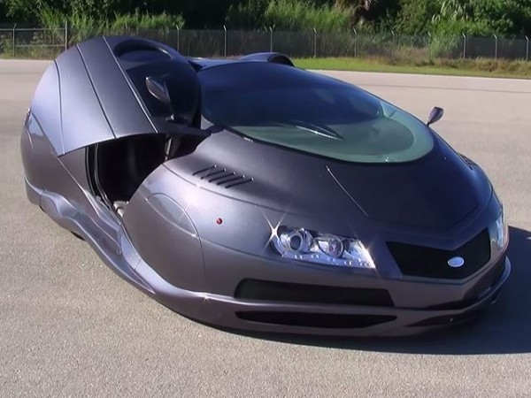 ETV futuristic concept car - front left three quarters door opened