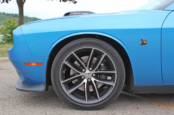 2015 Dodge Challenger Scat Pack front wheel close up