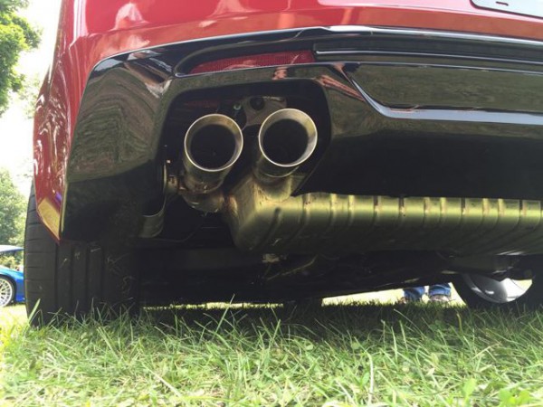 2016 Chevrolet Camaro SS exhaust pipes