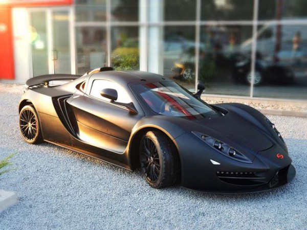 Sin R1 RS front side three quarters