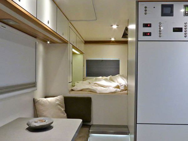 Global XRS 7200 sleeping compartment