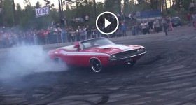 426 HEMI Dodge Challenger - INSANE BURNOUT and DONUTS!!