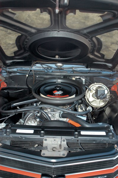 1970 Chevrolet Chevelle SS LS6 engine view