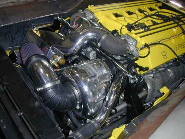 1970 Six-Shooter Barracuda engine view