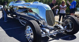 Packard Royal Streamliner - front three quarters - cl