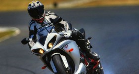 Why Riding A Motorbike Makes You A Better Driver - cl