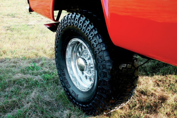 1970 Dodge Crew Cab - Cummins Swap Power Wagon wheel close up