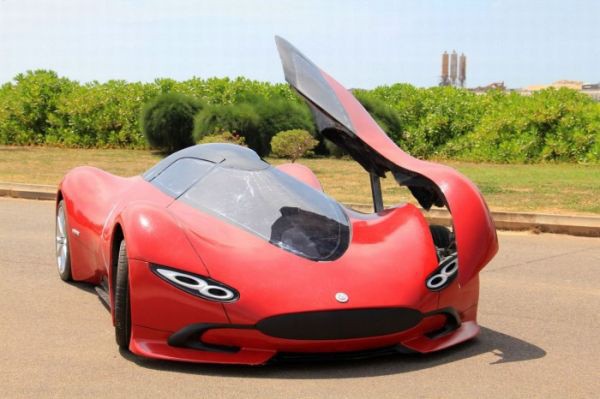 27-year-old-builds-his-own-homemade-super-car front three quarters with open door