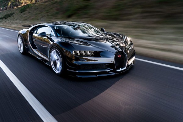 Bugatti Chiron front three quarters in motion