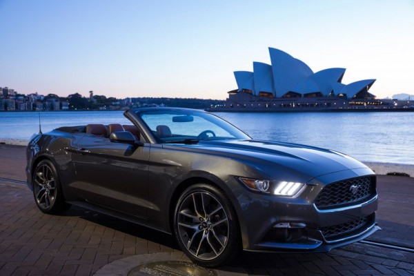Ford Mustang Coupe front three quarters
