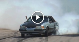 Ford Mustang burnout next to a crowd!!!