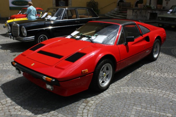Ferrari 308 GTB GTS front three quarters