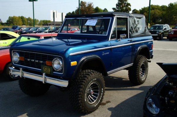 Ford Bronco front three quarters