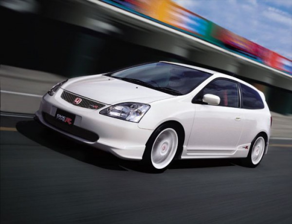 Honda Civic in motion front three quarters