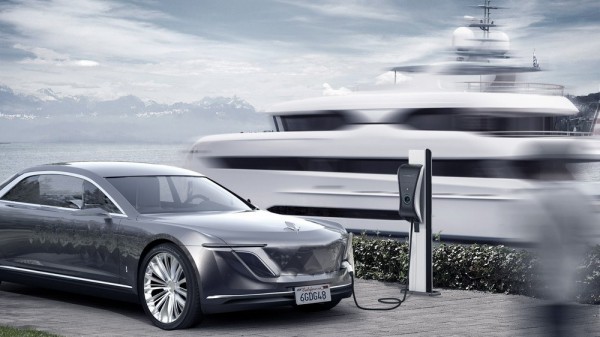 varsovia-concept-front-three-quarters-next-to-a-yacht