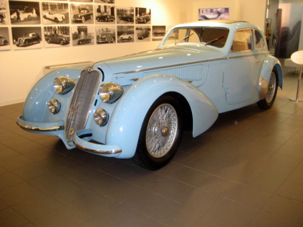 1938 Alfa Romeo 8C 2900B front three quarters