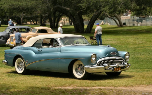 buick-roadmaster-skylark-front-three-quarters