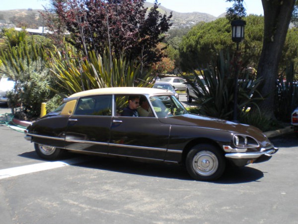 citroen-ds-side-three-quarters