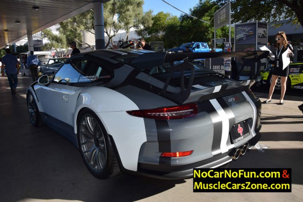 porsche-gt3-rs-at-sema-2016-rear-three-quarters