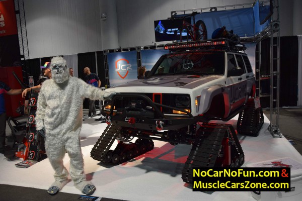tracked-jeep-at-sema-2016-front-three-quarters